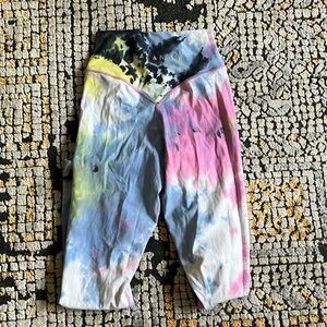 Vitality tye-dye leggings